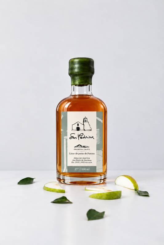 Petaca de San Pedrina 200 ml, licor de pera de Pascua, con rodajas de pera