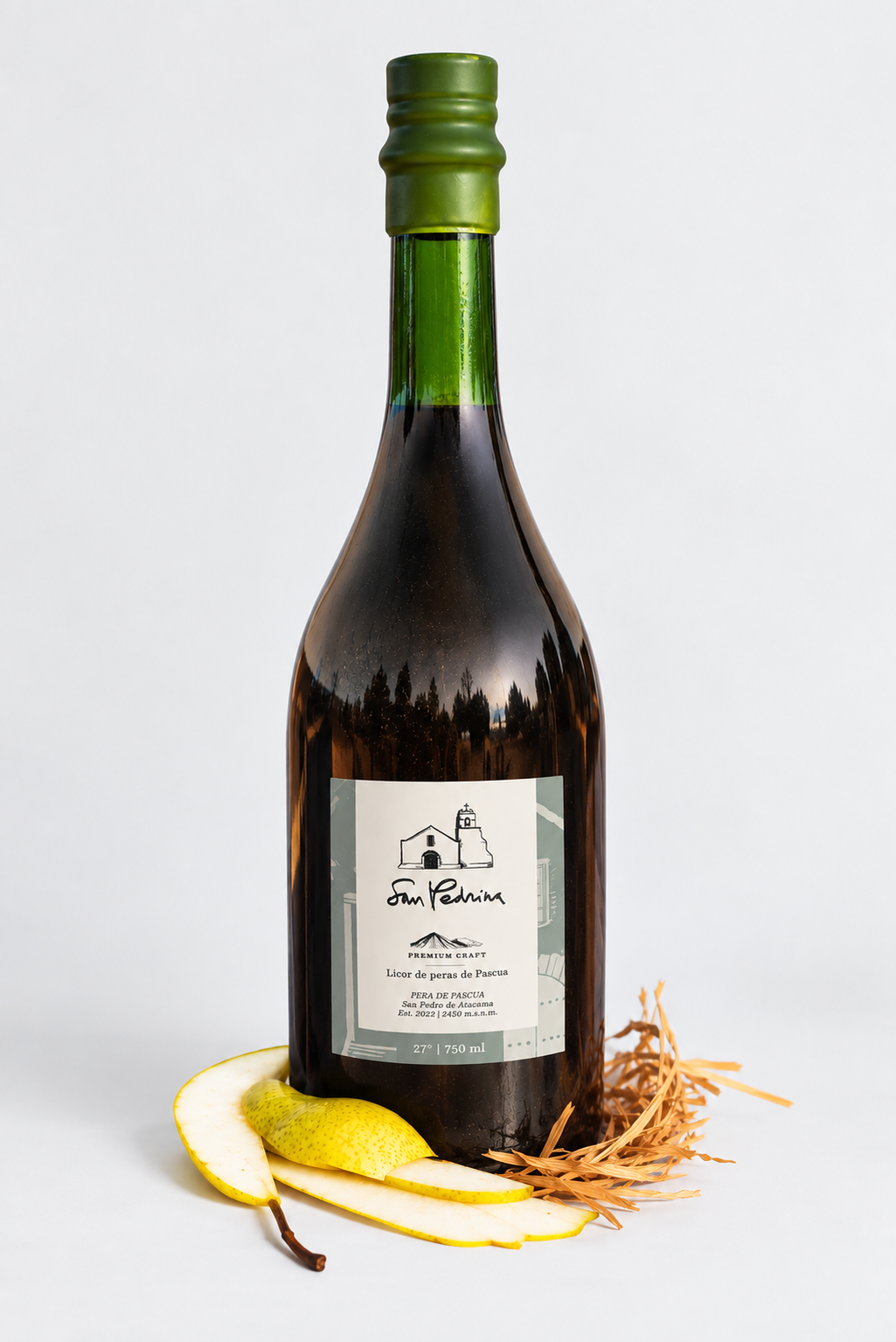 Botella de San Pedrina 750 ml, licor de pera de Pascua, con peras en rodajas